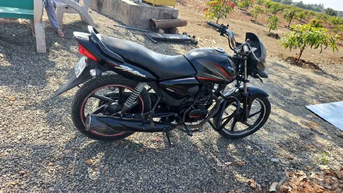 2014 Black Commuter Bike in Good Condition image 3