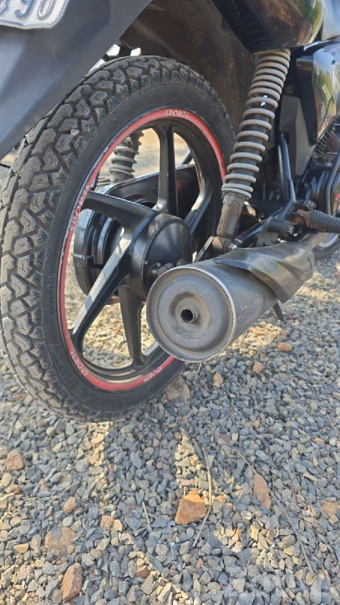 2014 Black Commuter Bike in Good Condition image 4