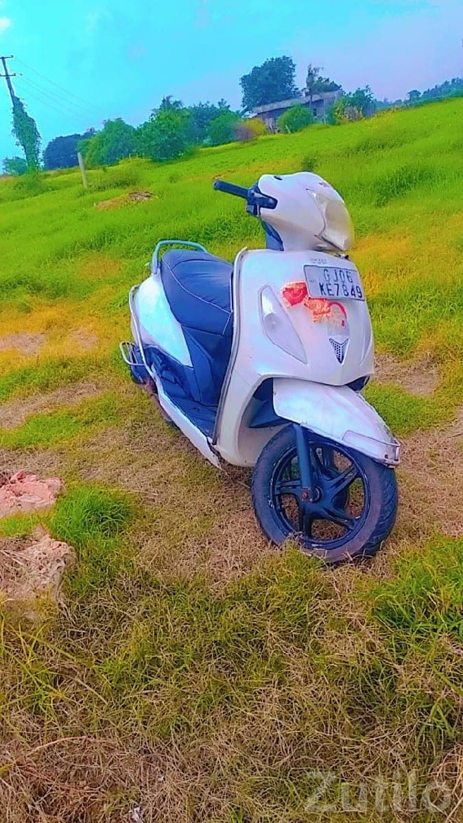 TVS Jupiter Scooter with New Battery RC image 2