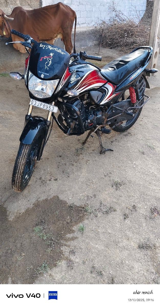 Honda Dream Yuga 2017 Used Bike image 3