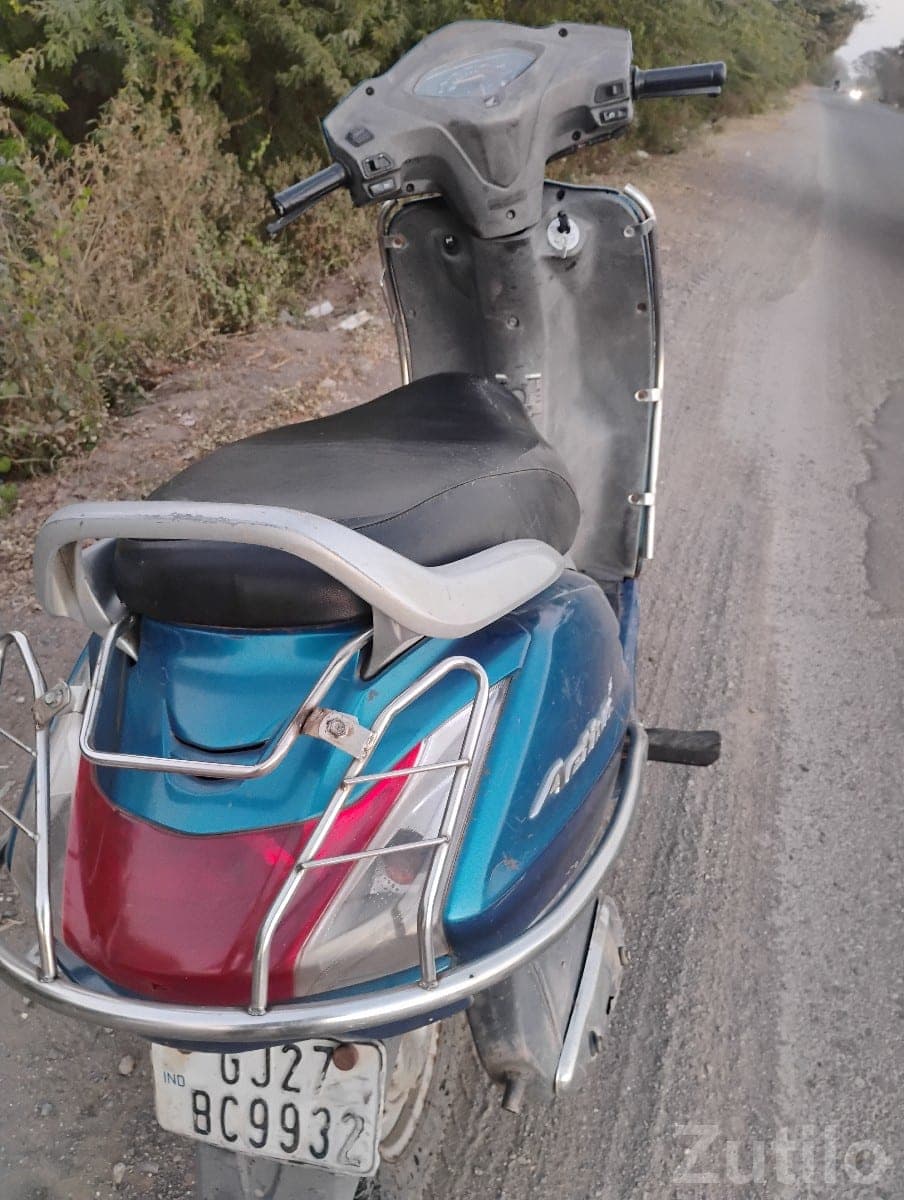 Honda Activa 2016 Used Scooter Blue image 3
