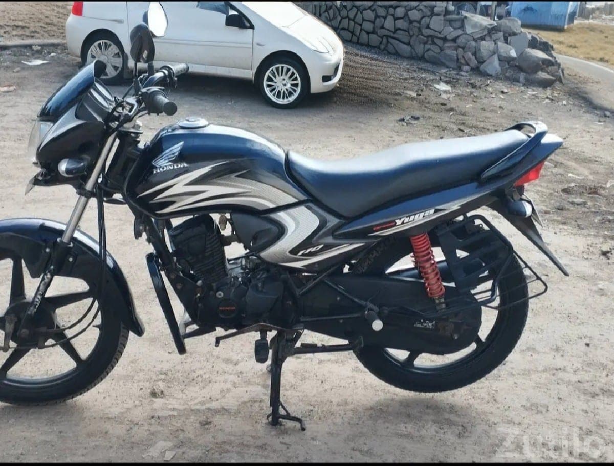 Honda Dream Yuga 2017 Bike for Sale image 3