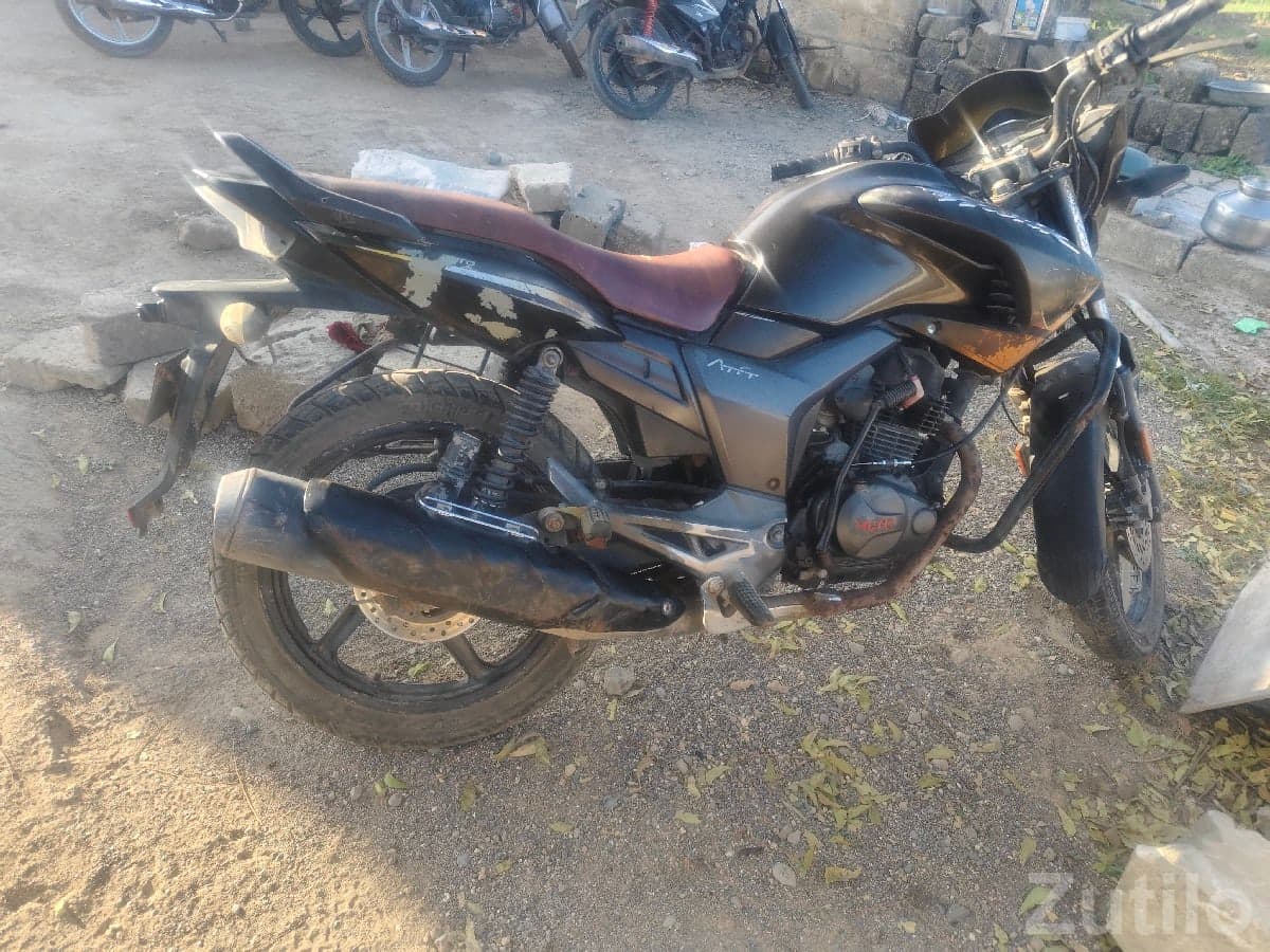 Used Hero Hunk 2016 Bike for Sale image 1