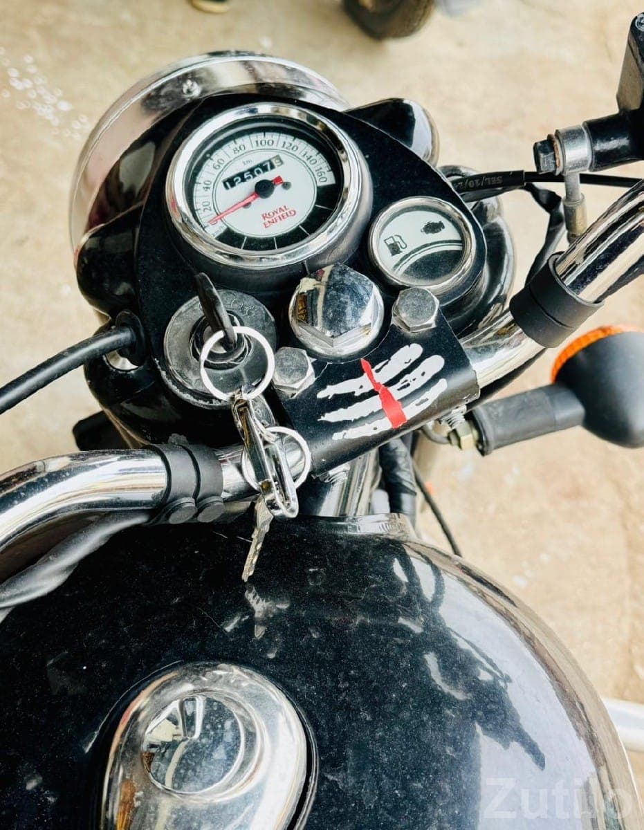 Royal Enfield Classic 350 2021 Bike image 1