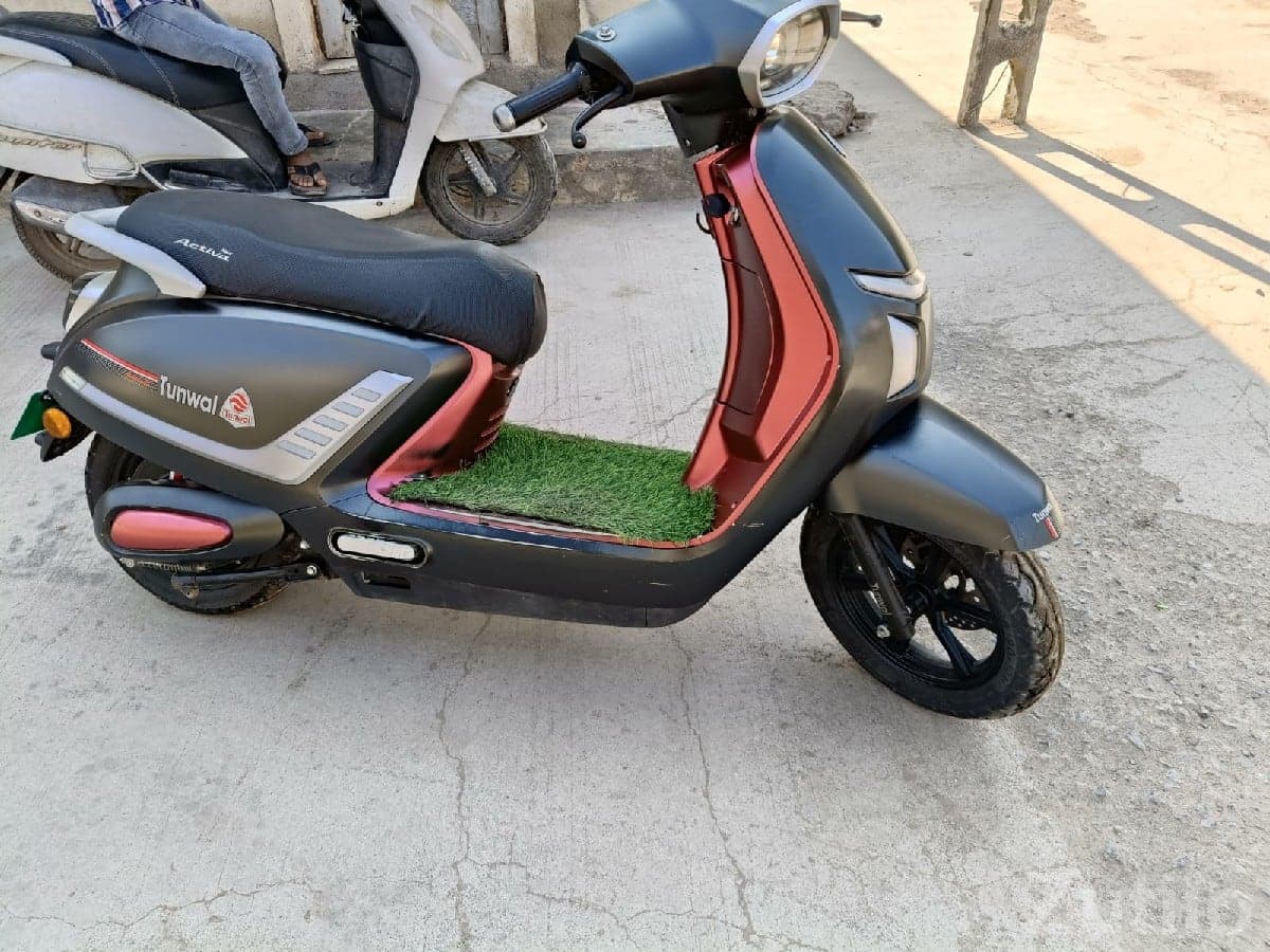 Tunwal Electric Scooter in Top Condition image 3