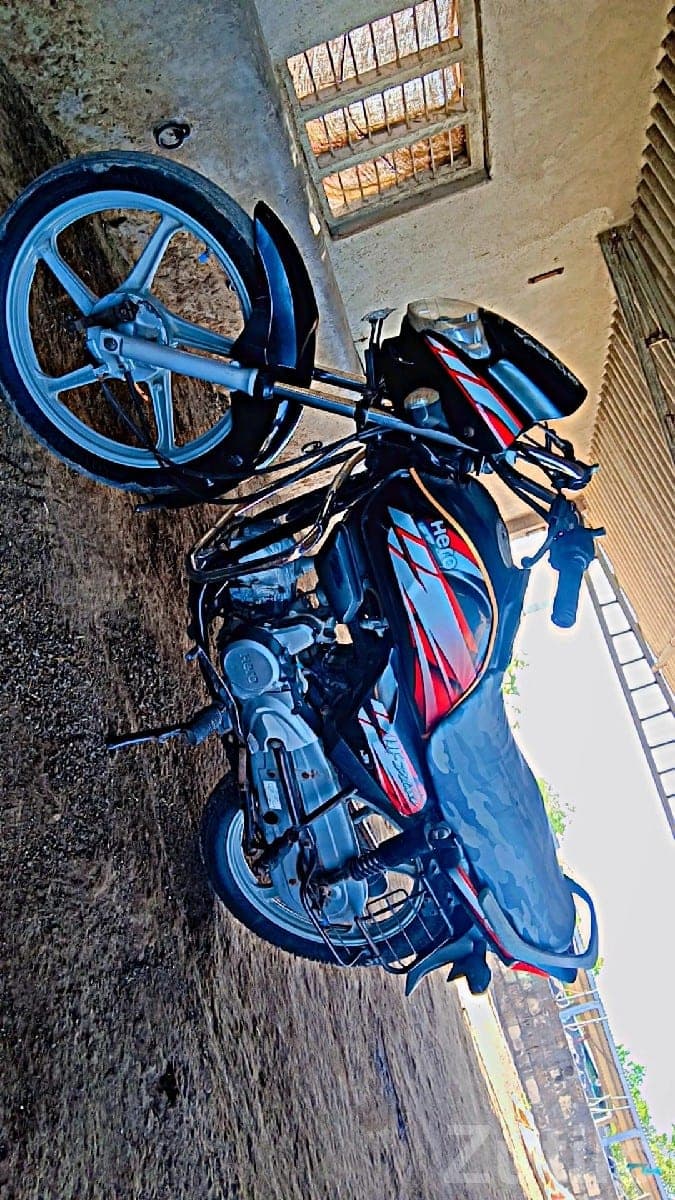 Hero HF Deluxe 2017 Bike for Sale image 3
