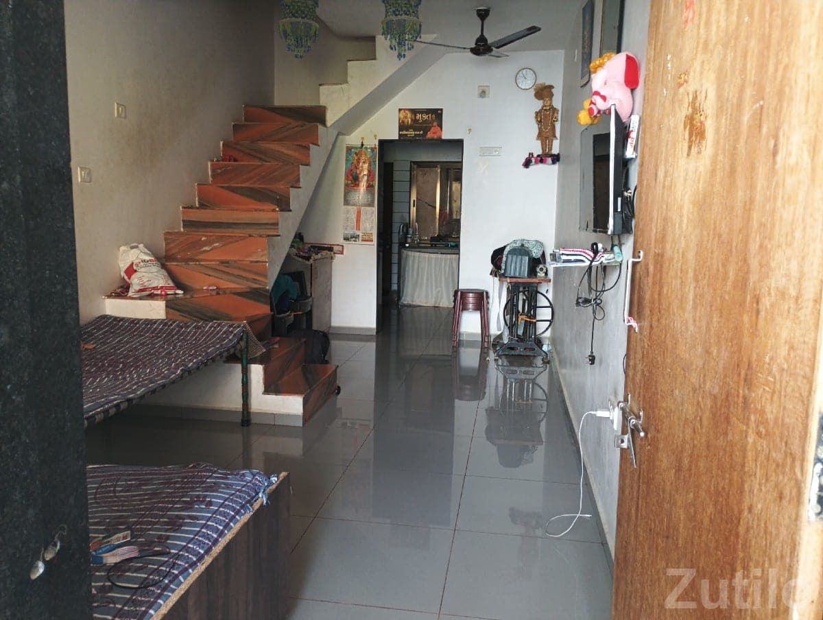 2 Floor House for Sale in Kutiyana image 2