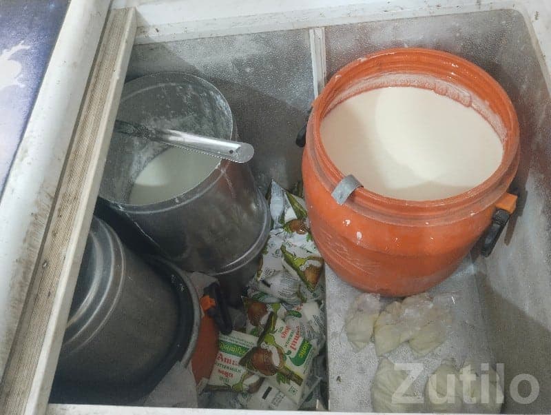 Momai Ice Cream Deep Freezer in Good Condition image 2