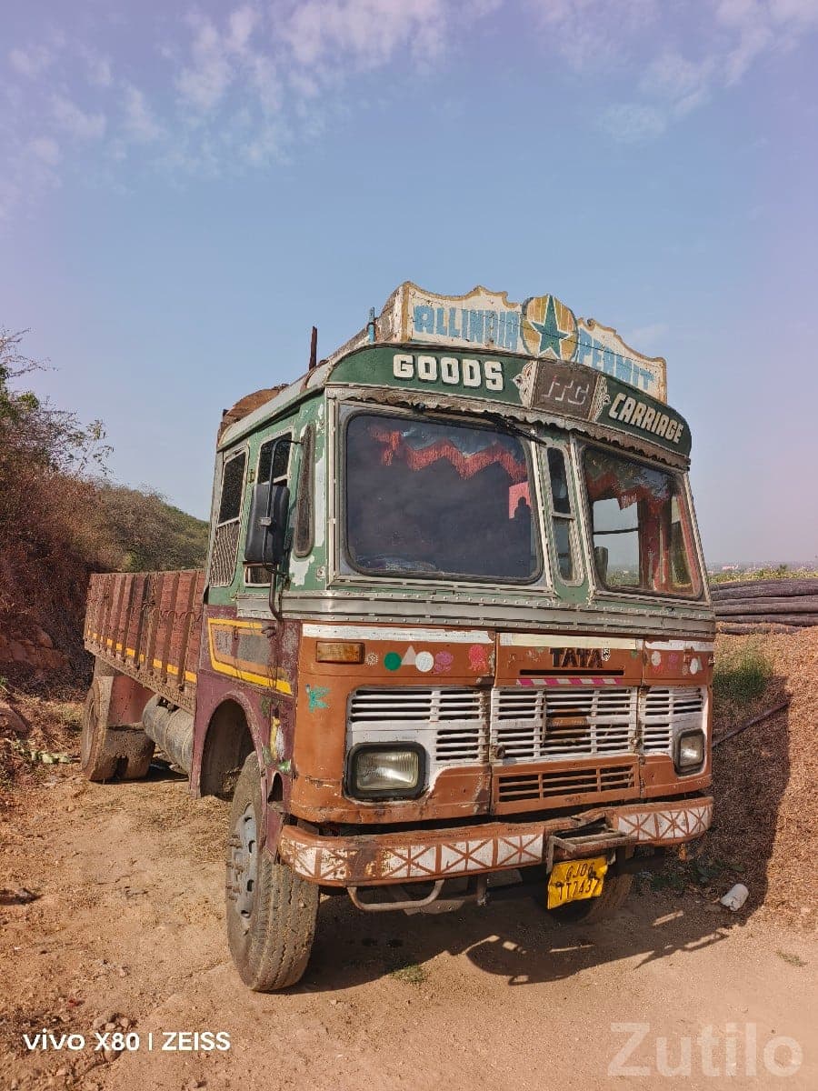 Used Cargo Truck 2007 Model for Sale - Trucks & Lorries - Bhanvad - Image 2