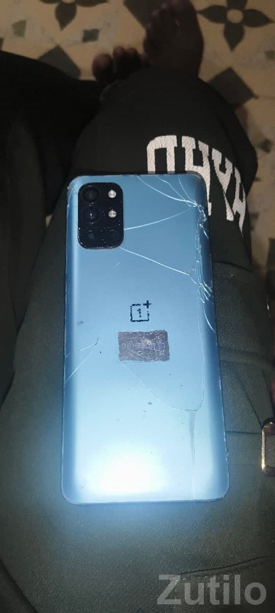 OnePlus 9R 12GB 256GB Blue (Cracked Back) - Mobile Phones - Jafrabad - Image 3