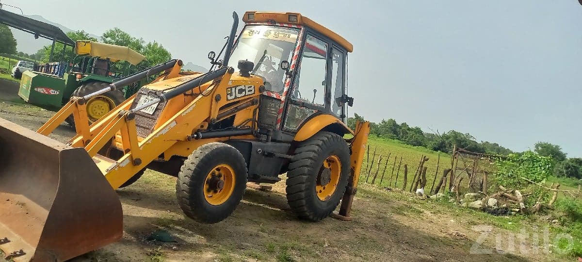 JCB Backhoe Loader 2010 Model for Sale - Construction Vehicles - Talala - Image 2
