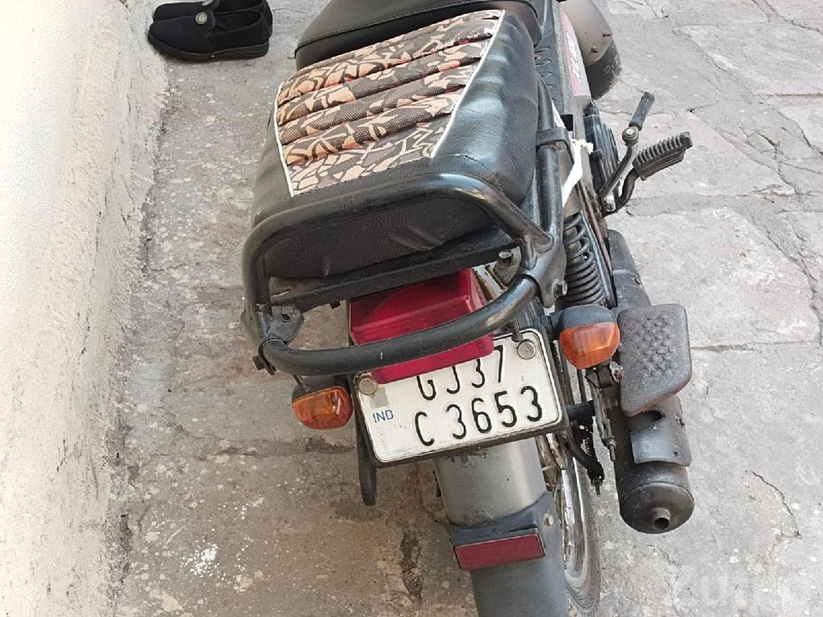 TVS XL 100 2016 Moped for Sale - Bikes - Bhanvad - Image 1