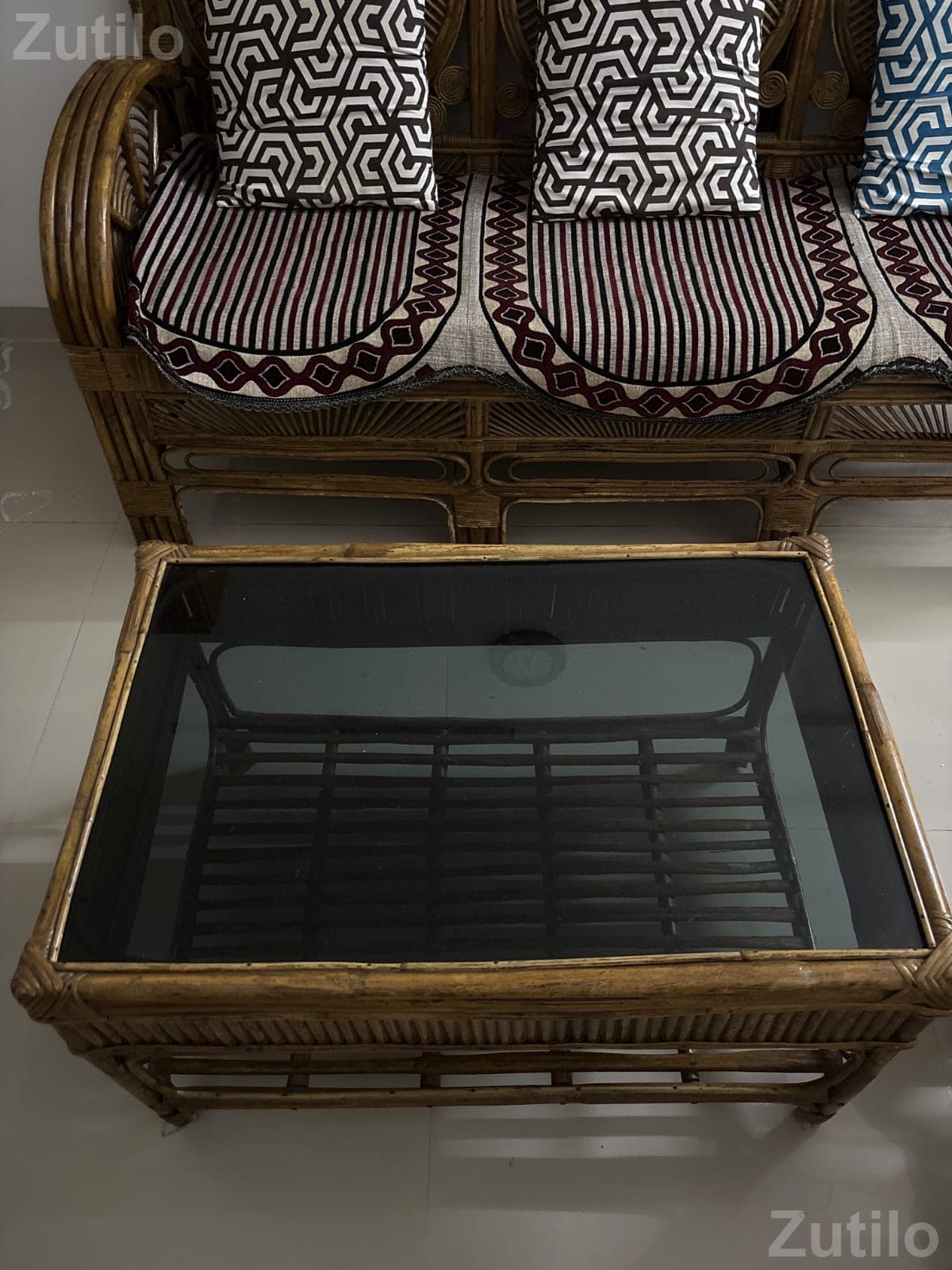 Sofa set along with centre table made of cane - Sofa Sets - Daskroi - Image 2