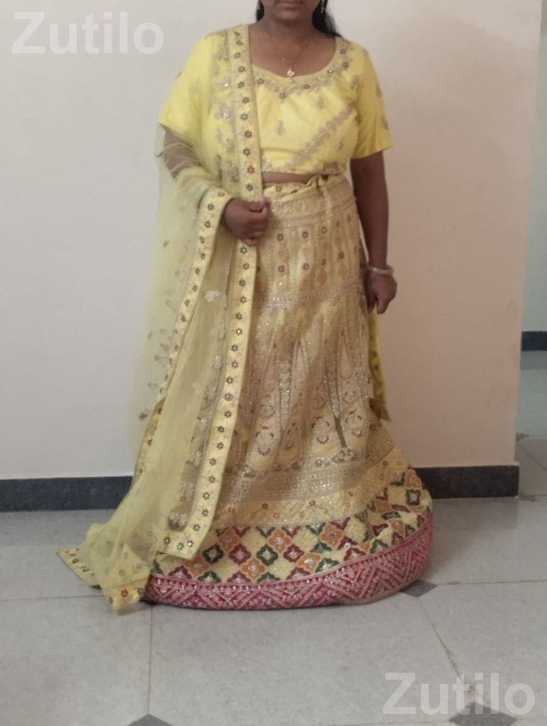 Women’s Yellow Choli Lehenga Set - પરંપરાગત વસ્ત્રો - અંજાર - Image 2