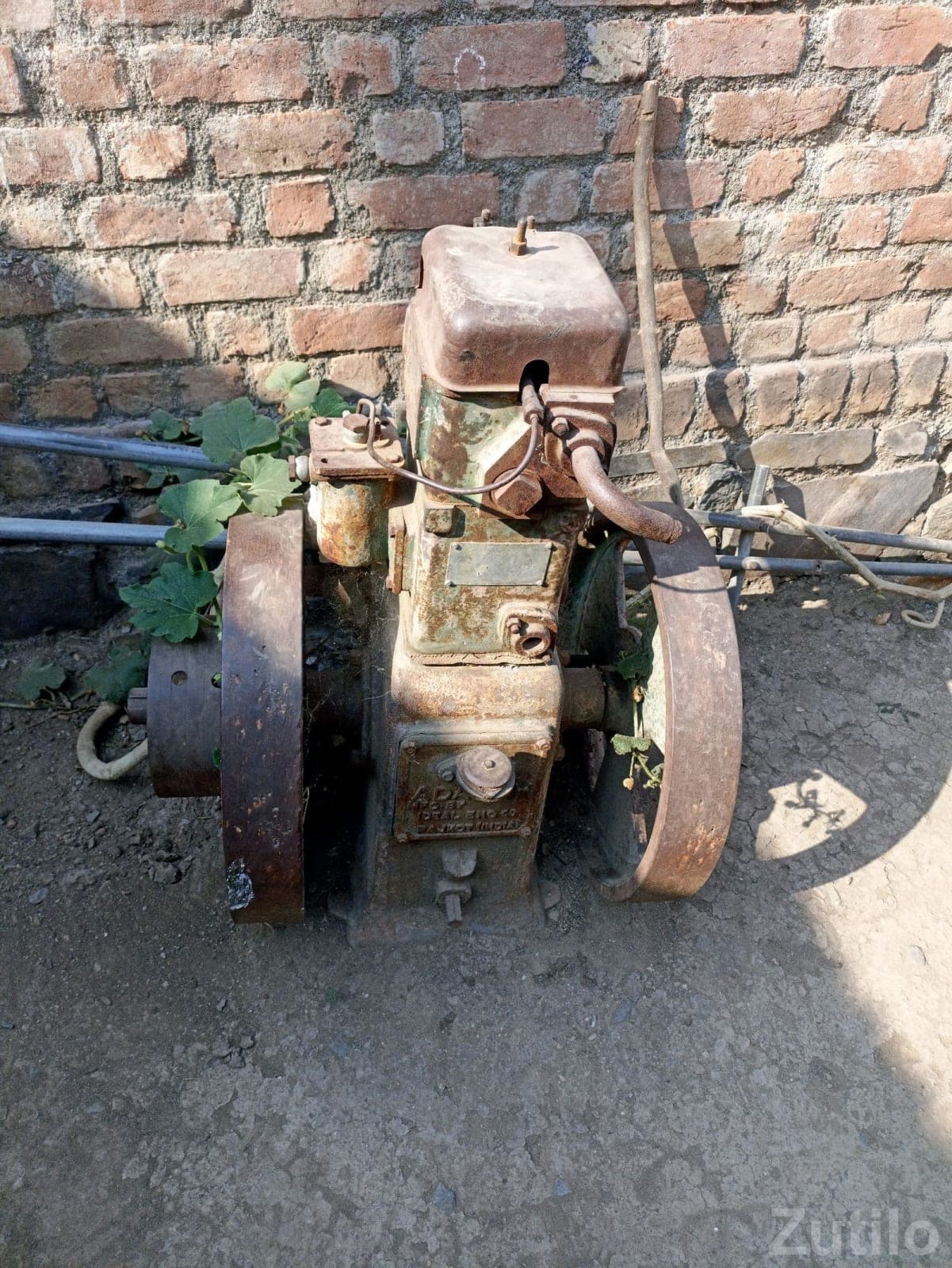 Old Stationary Engine Machine 2014 - Machinery - Sihor - Image 3