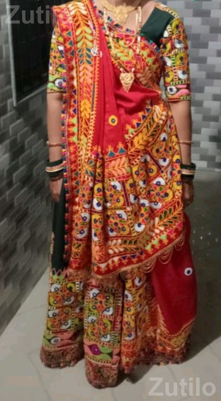 Blouse and Chaniya Embroidery Work - પરંપરાગત વસ્ત્રો - ભાવનગર શહેર - Image 4