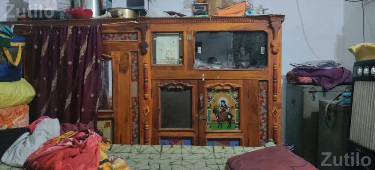 Wooden Kabat Cupboard with Mirror and Storage