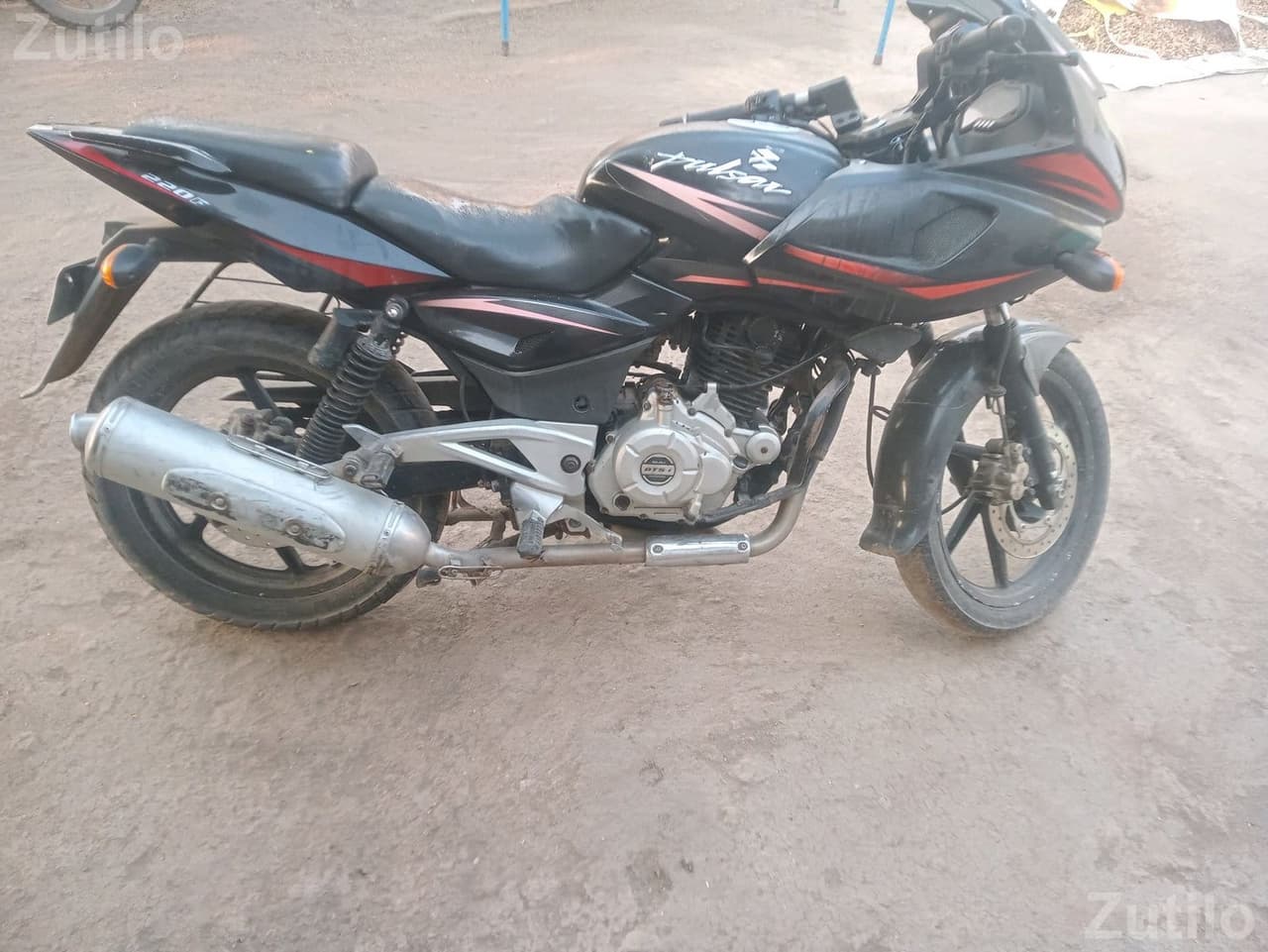 Bajaj Pulsar 220 Bike