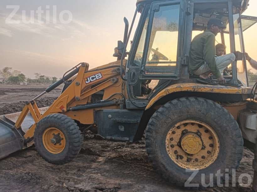 JCB 3DX Backhoe Loader 2014 Model - Construction Vehicles - Jasdan - Image 3