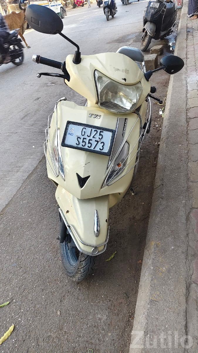 Mahindra Gusto 2018 Scooter for Sale - Bikes - Adityana - Image 2