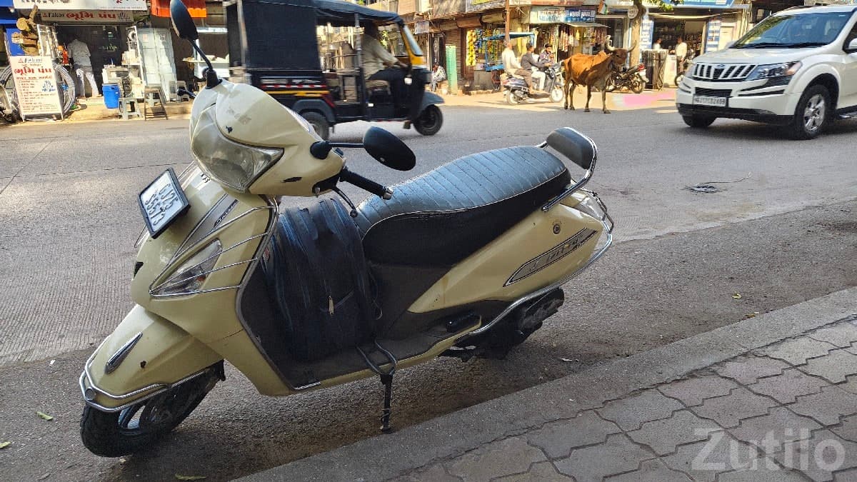 Mahindra Gusto 2018 Scooter for Sale - Bikes - Adityana - Image 3
