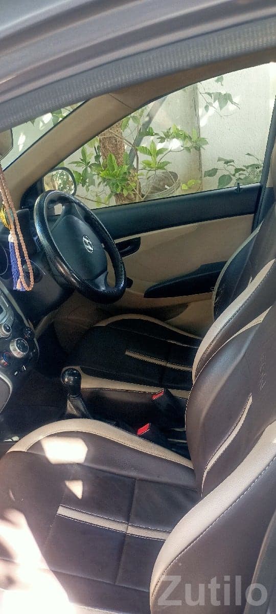 Hyundai Eon 2011 Used Car for Sale - કાર - માંગ્રોળ - Image 3