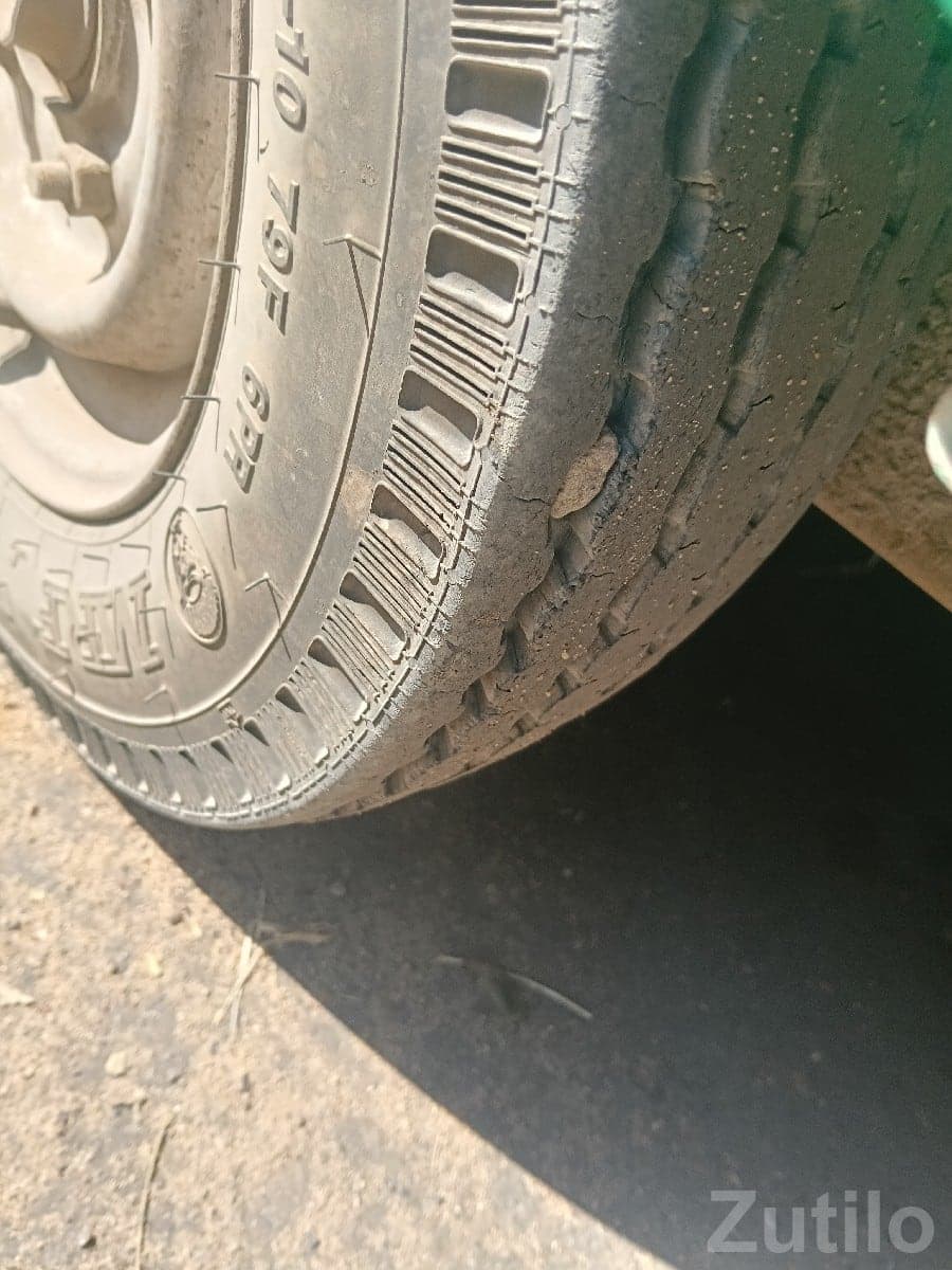 Bajaj Maxima 2023 Auto Rickshaw Seat Cabin - Auto Rickshaws - Jamkandorna - Image 2