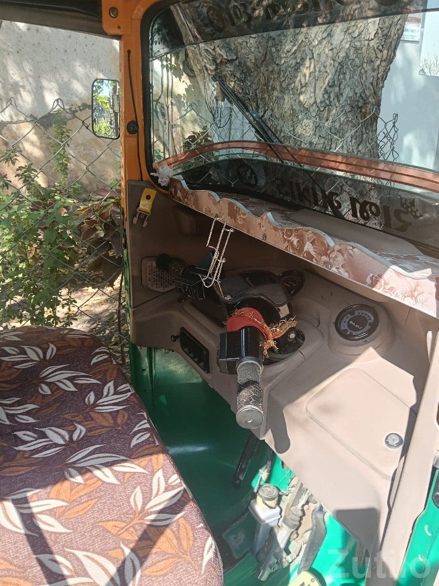Bajaj Maxima 2023 Auto Rickshaw Seat Cabin - Auto Rickshaws - Jamkandorna - Image 3