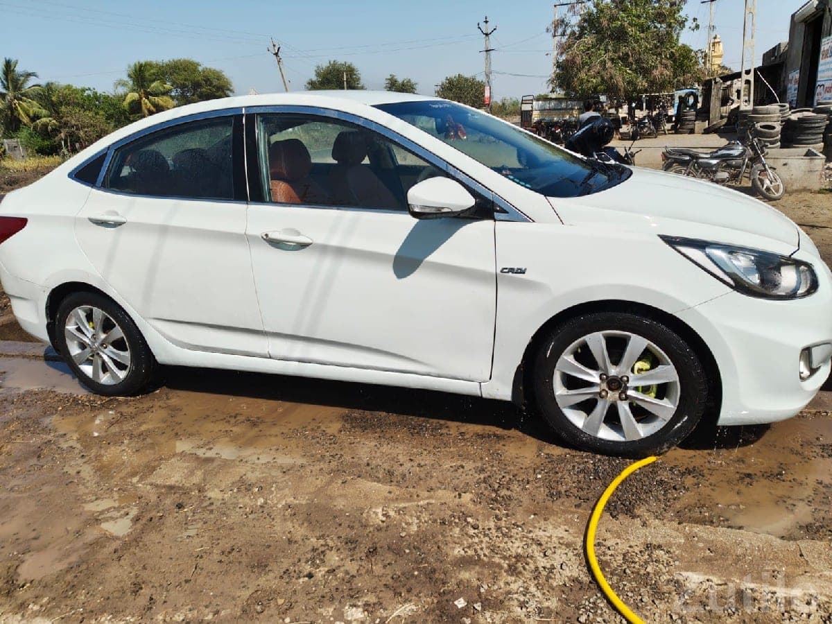 2012 Hyundai Verna White Sedan - Cars - Bhanvad - Image 3