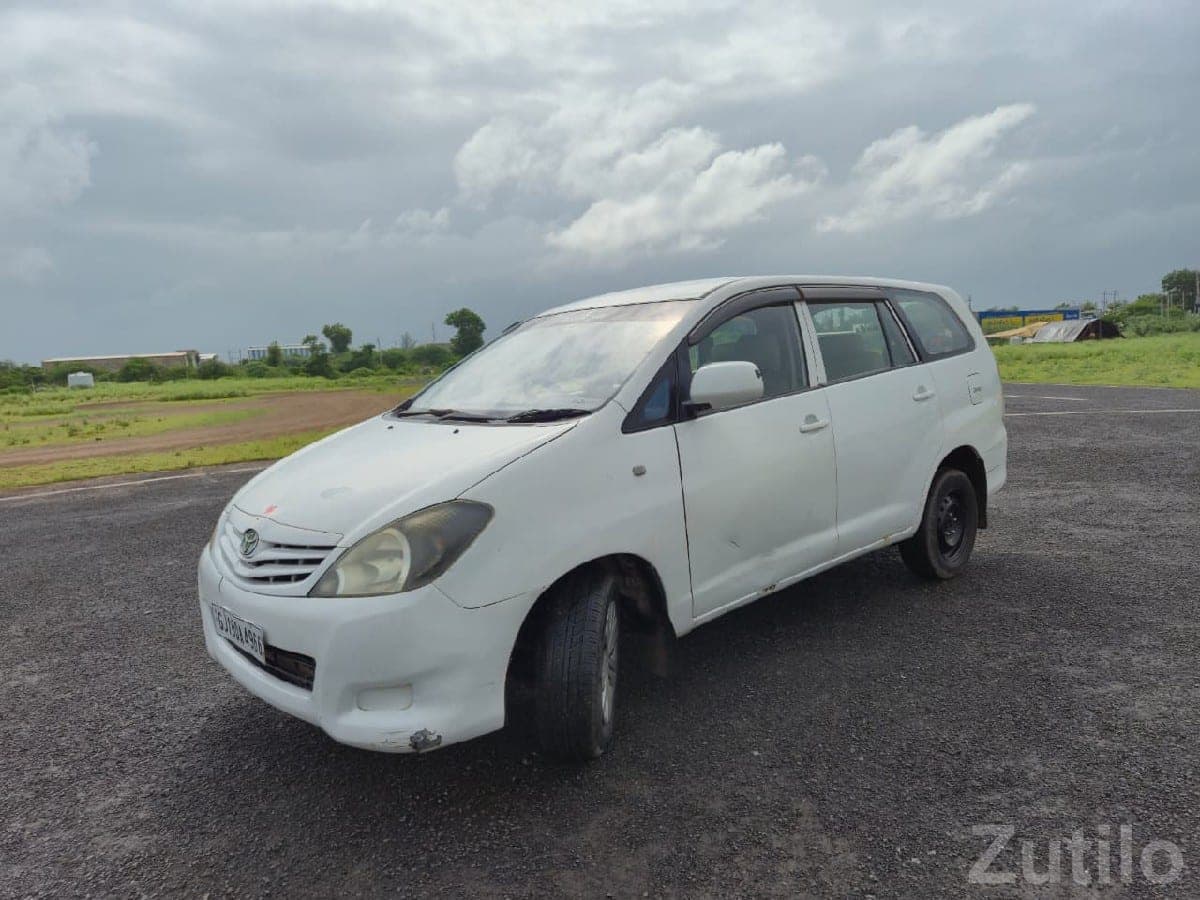 Toyota Innova White MPV - Cars - Jasdan - Image 1
