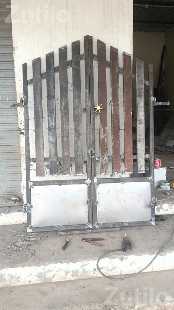 Iron Main Gate for House or Shop - ટૂલ્સ અને હાર્ડવેર - ભુજ - Image 3