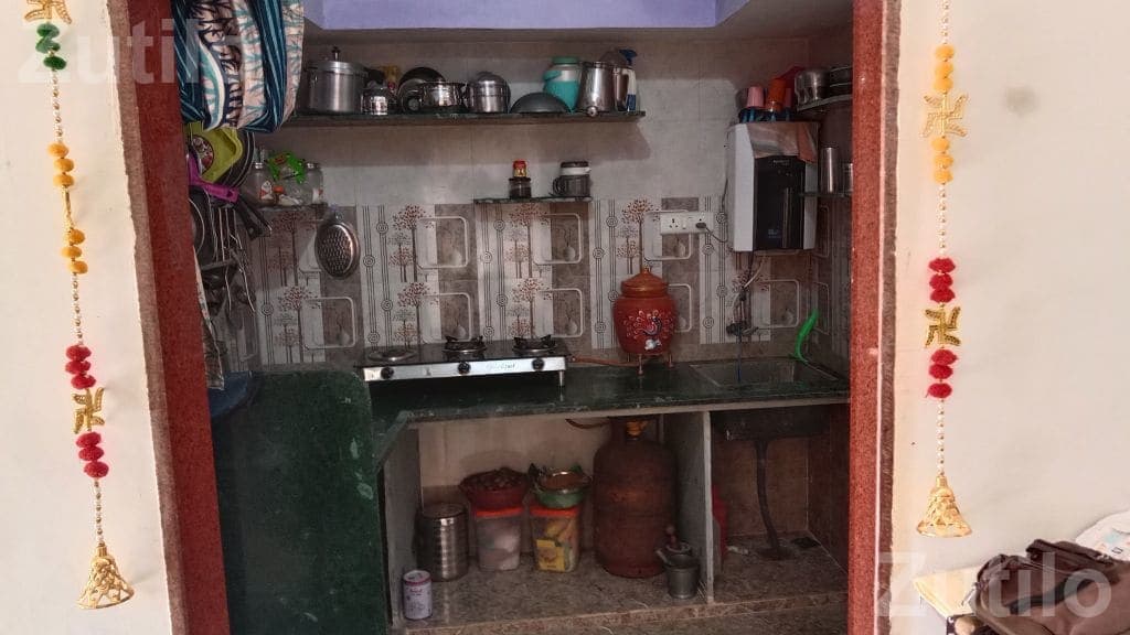 Tenement House for Sale in Ropda Gam