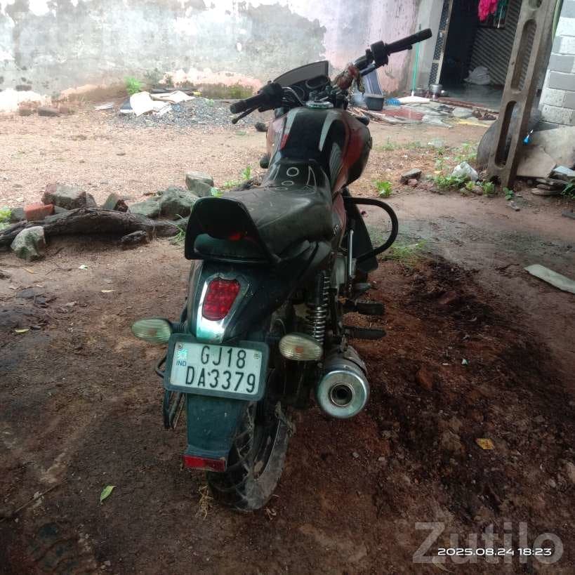 2017 Bajaj Bike Black and Red - Bikes - Mansa - Image 2