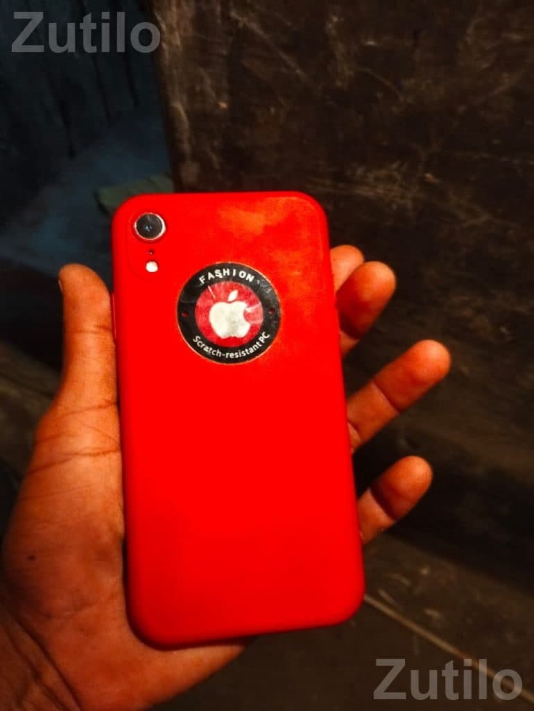 Apple iPhone Smartphone in Red - Mobile Phones - Surat City - Image 2