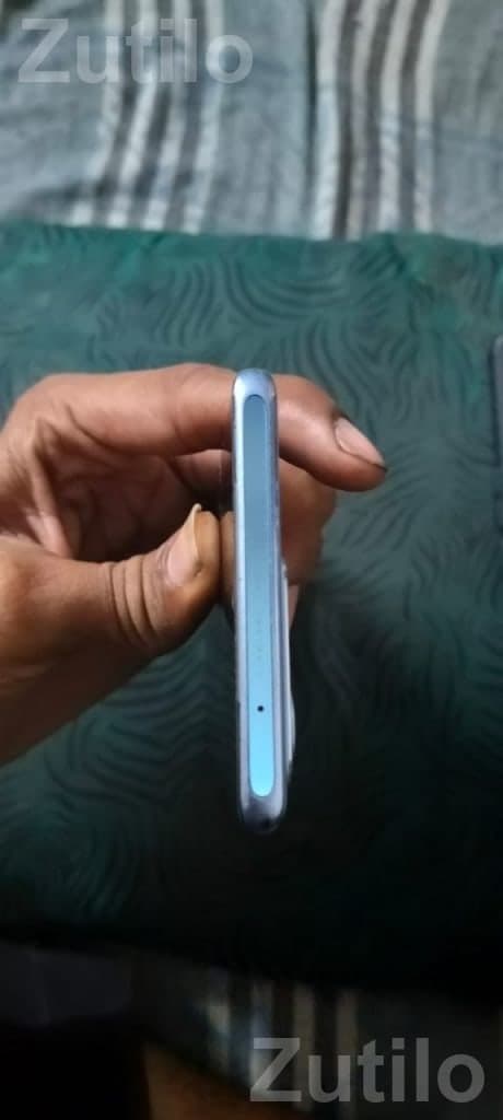 Vivo V27 8GB 128GB with Kit Glass Crack - Mobile Phones - Ahmedabad City - Image 3