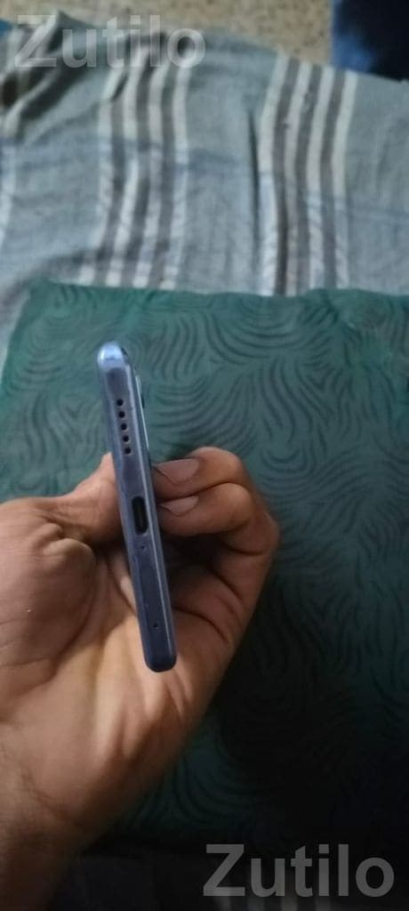 Vivo V27 8GB 128GB with Kit Glass Crack - Mobile Phones - Ahmedabad City - Image 4