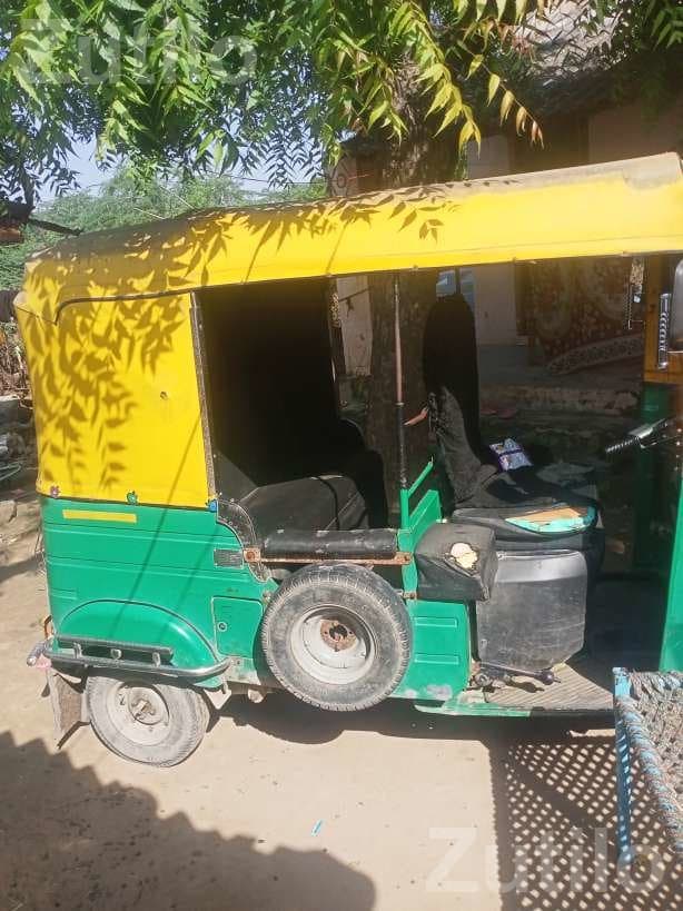 2018 CNG Petrol Auto Rickshaw - ઓટો રિક્ષા - થરાદ - Image 3