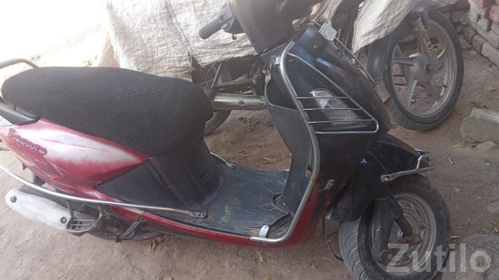 2013 Hero Pleasure Scooter First Owner - Bikes - Patan City - Image 3