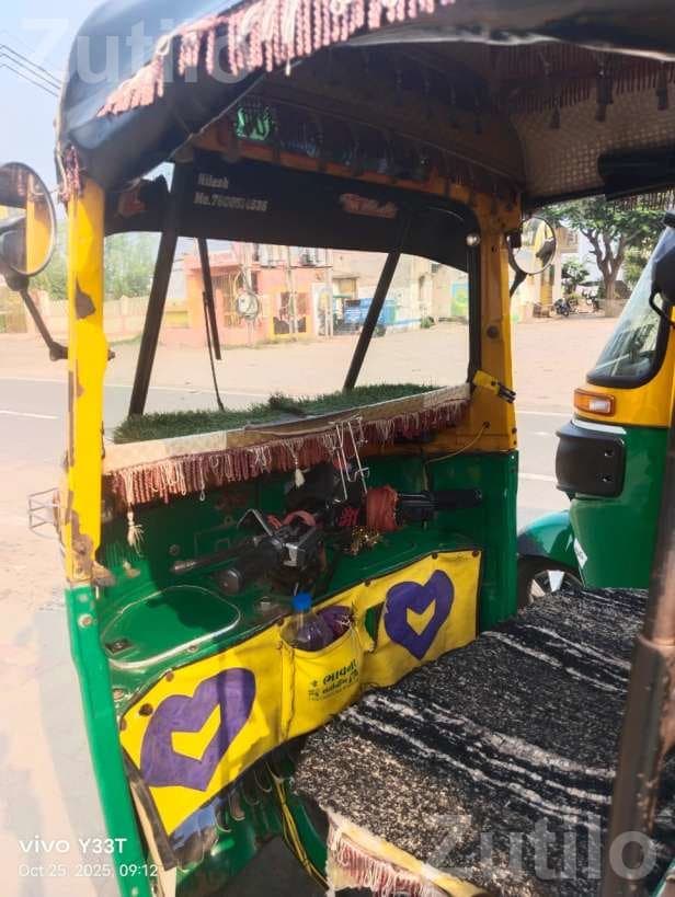2018 Bajaj RE Auto Rickshaw - Auto Rickshaws - Petlad - Image 4
