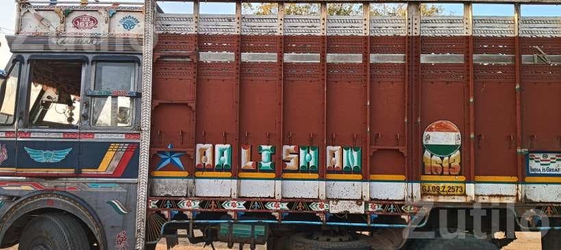 2010 Goods Truck with Running Insurance - Trucks & Lorries - Santalpur - Image 2