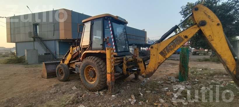 JCB Backhoe Loader for Sale - Construction Vehicles - Halvad - Image 4