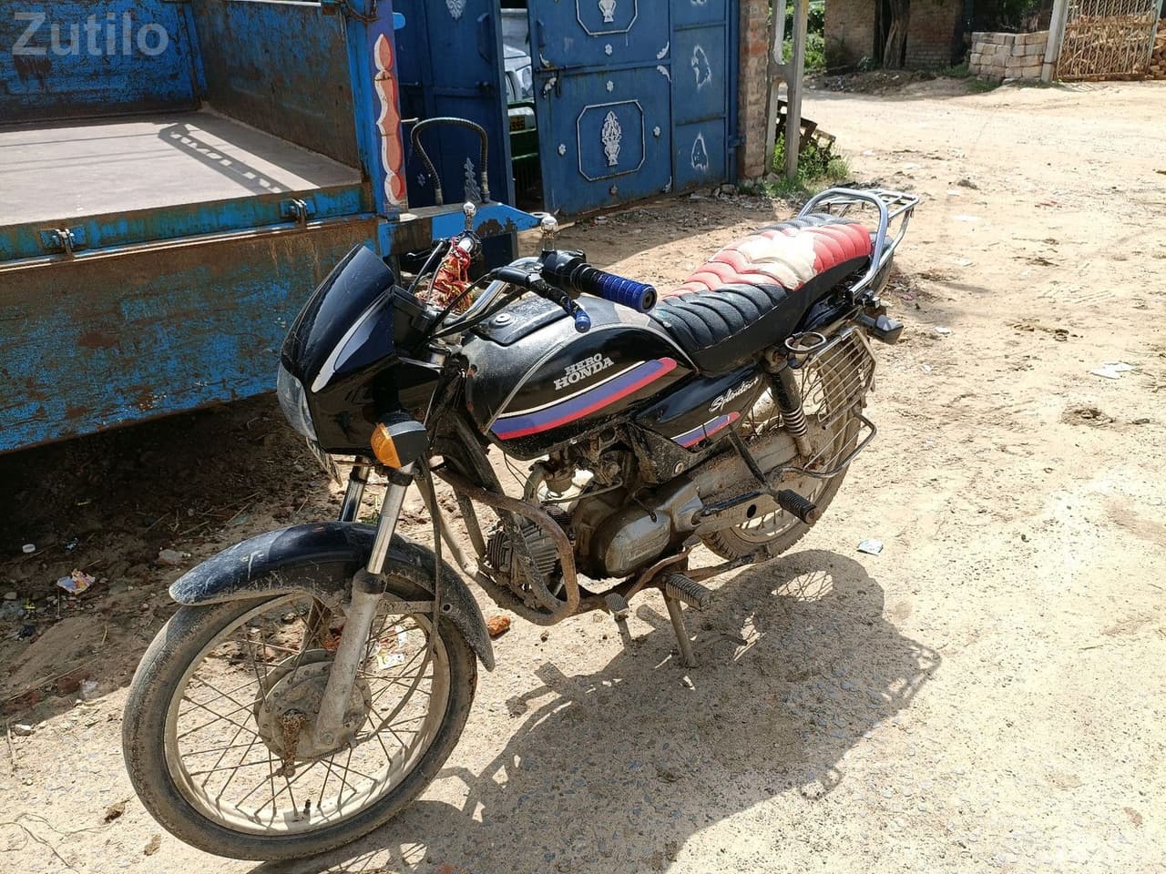 Used Commuter Motorcycle Black Red - Bikes - Sanand - Image 2