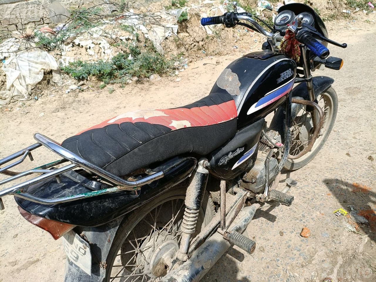 Used Commuter Motorcycle Black Red - Bikes - Sanand - Image 3