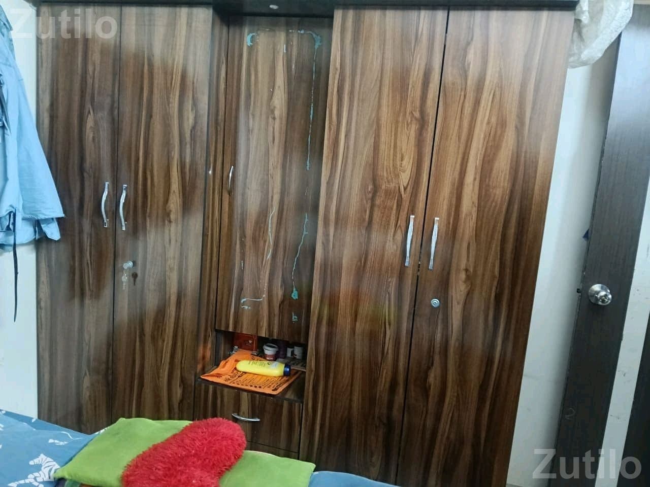 Wooden Wardrobe Cupboard in Good Condition - Cupboards & Storage - Vadodara City - Image 1
