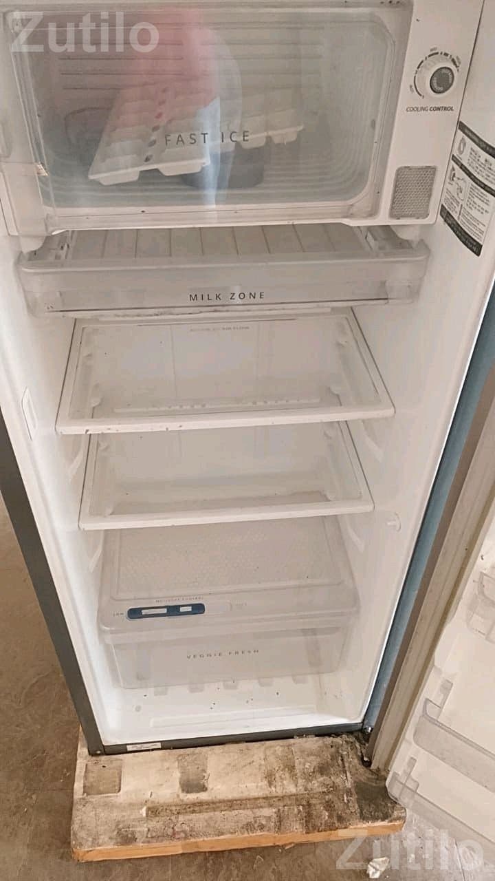 Whirlpool Refrigerator 5 Months Used - Refrigerators - Daskroi - Image 3