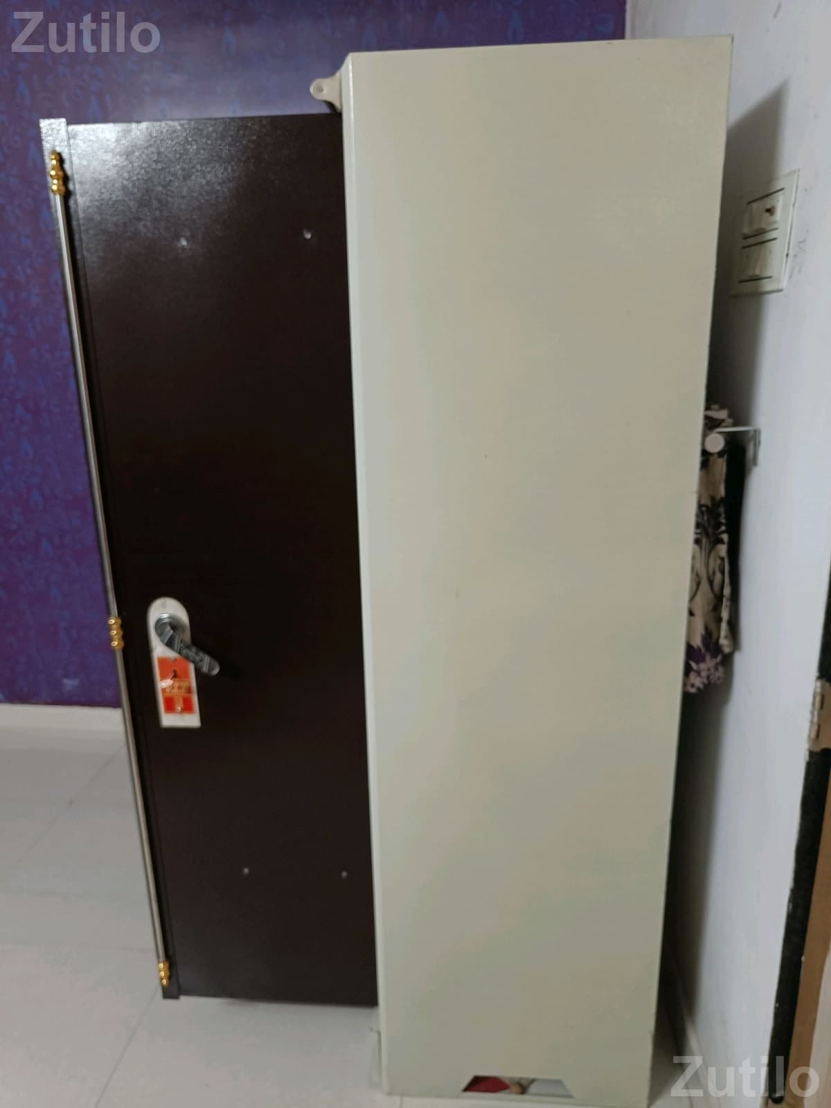 Steel Wardrobe Cupboard with Lock and Shelves - Cupboards & Storage - Surat City - Image 5
