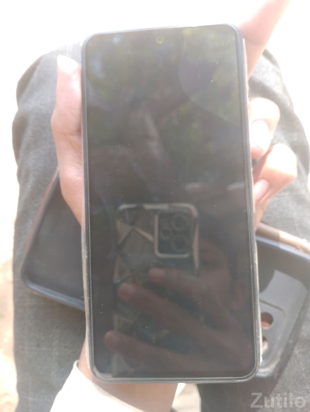 Android Smartphone with Cracked Screen - Mobile Phones - Deesa - Image 4