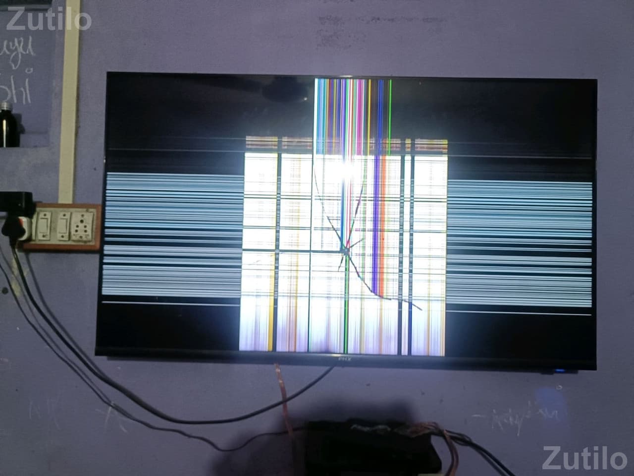 PHX 43 Inch TV with Cracked Display
