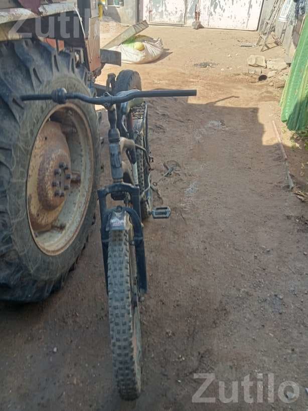 Used Bicycle with Dual Tyres