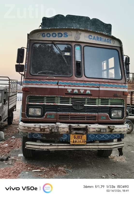 Tata 10 Wheeler Truck 2011 Model - Trucks & Lorries - Kotda Sangani - Image 3